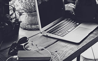 开yun体育平台官网入口登录-卡鲁索：曾认为湖人状态低迷 12月开赛对我没影响