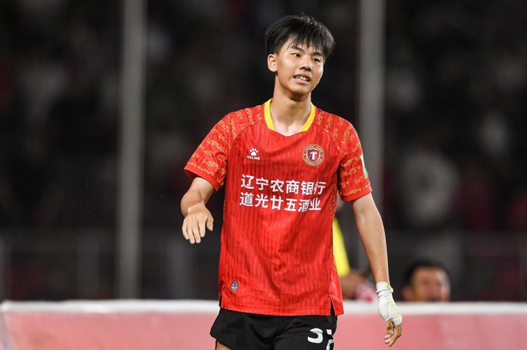 开云app下载入口官网-好消息！苗原：铁人18岁高中锋张家鸣获得伯恩利U21队试训邀请